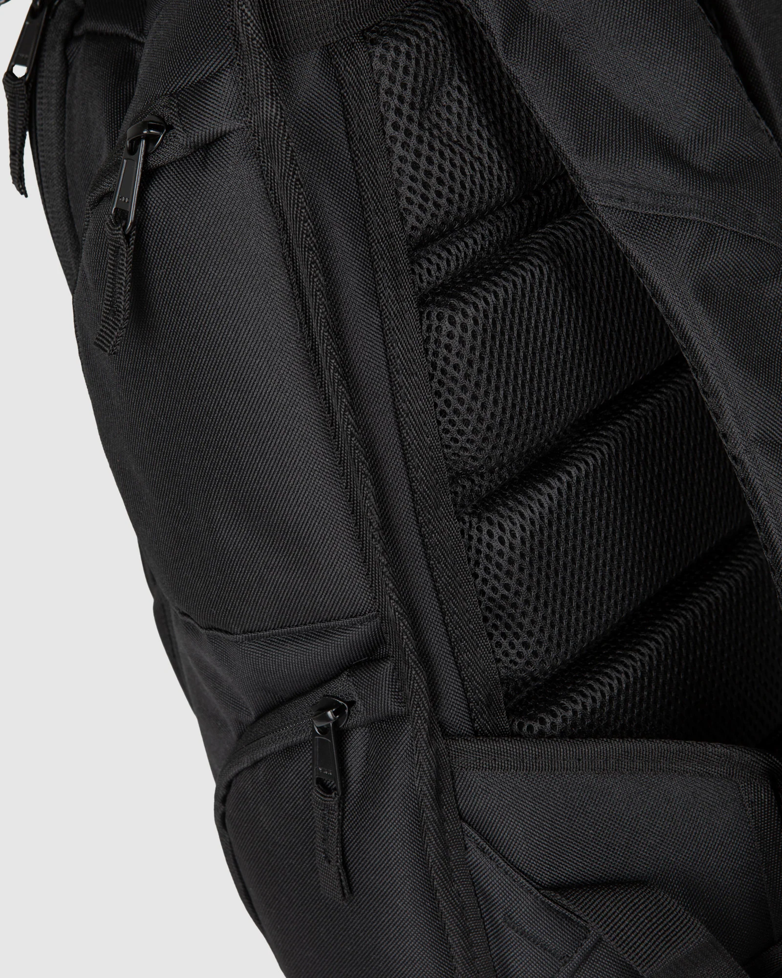 Unit Comanche V4 Mens Backpack - Image 3