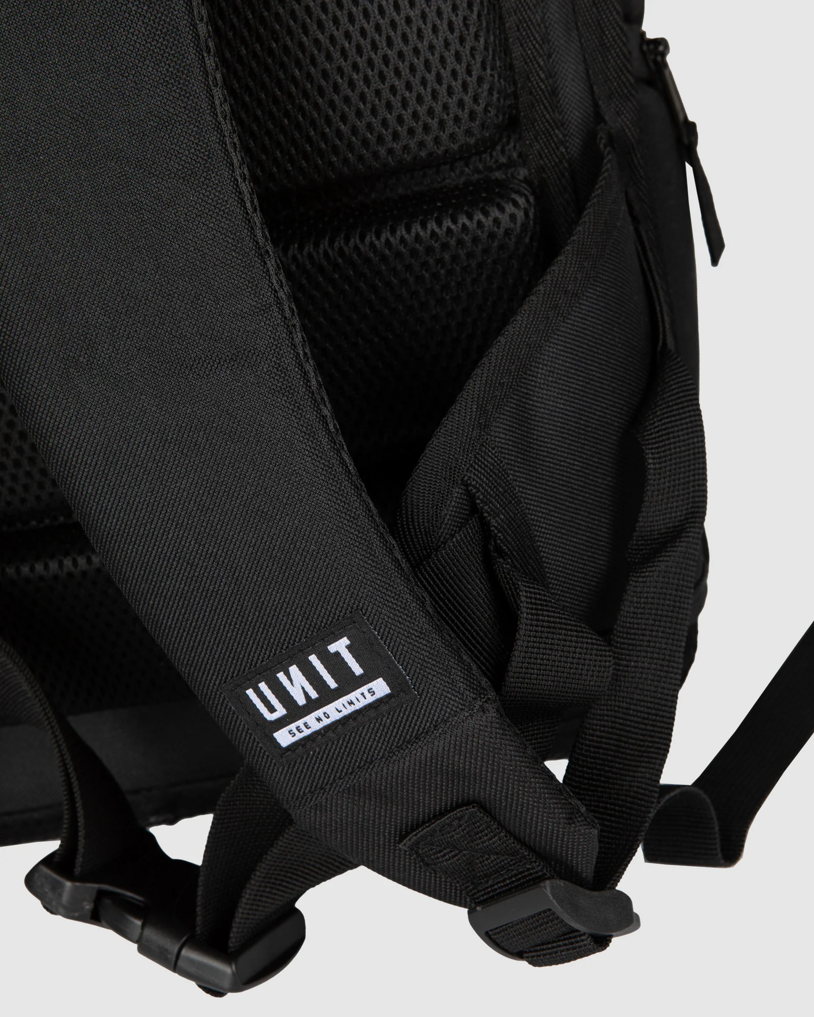 Unit Comanche V4 Mens Backpack - Image 4