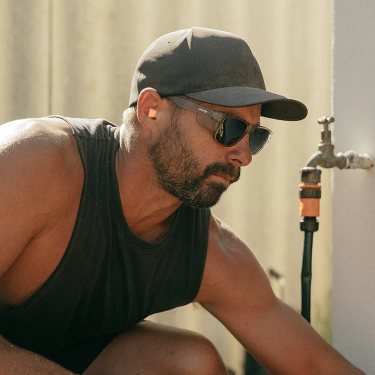 Fusions Matte Graphite Frame Grey Polarised Lens - Image 5